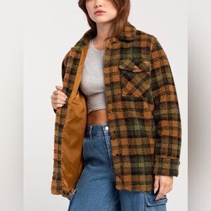 NWT PERFECT FALL JACKET: Volcom Plaid Checked Sherpa Jacket
